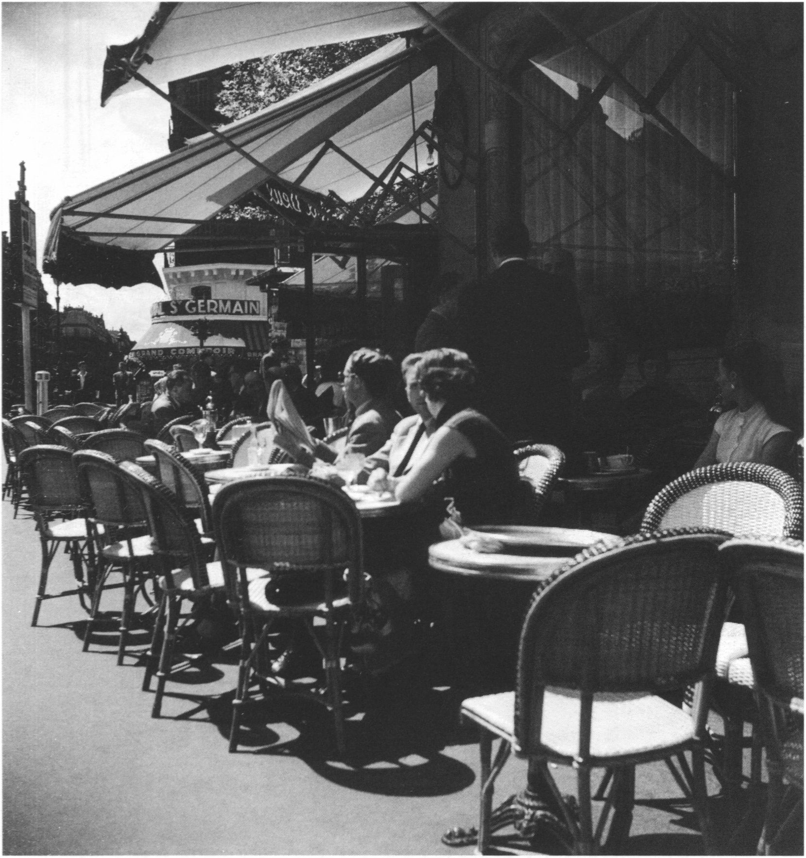Парижское кафе «Два маго»